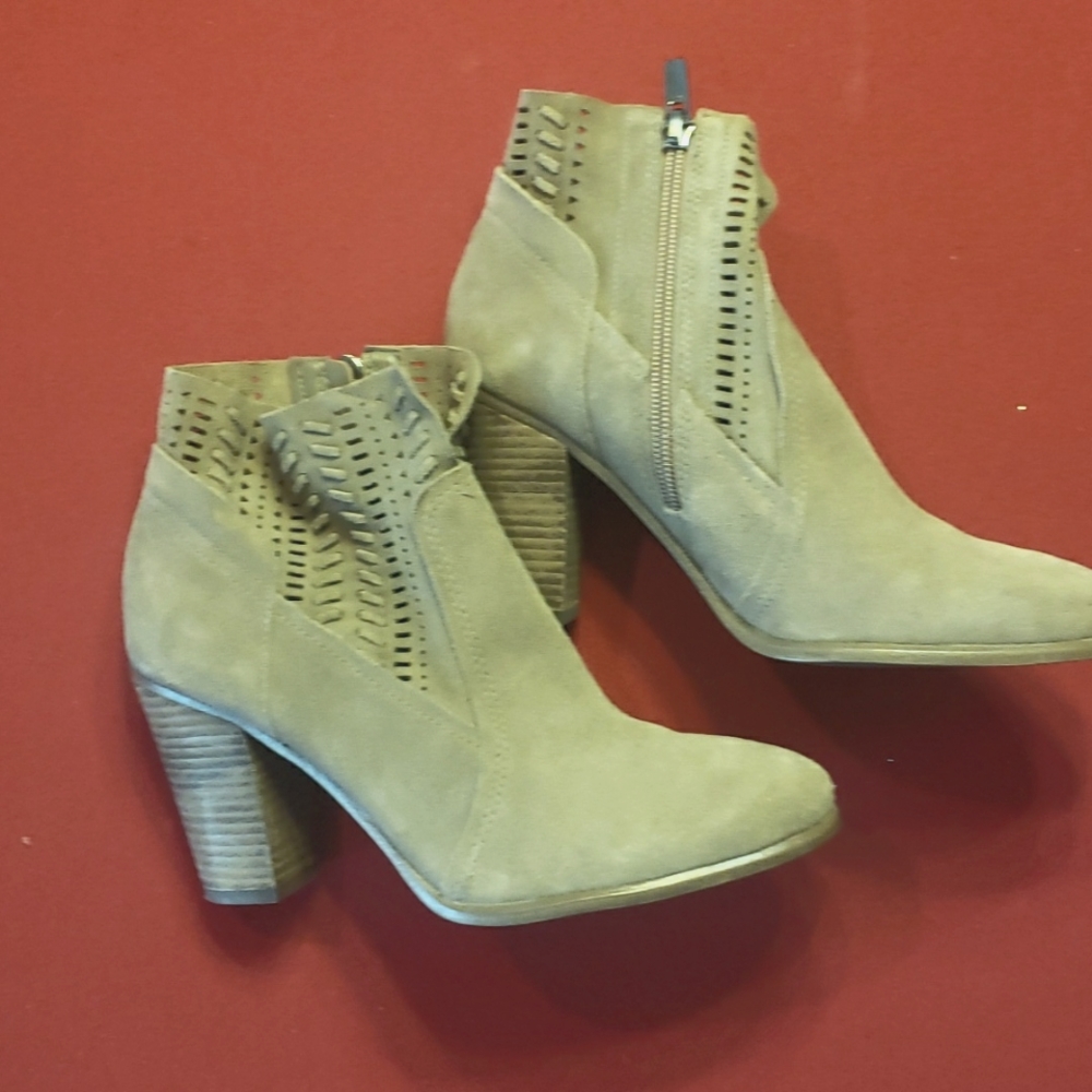 Vince Caputo Womens tan suede/leather boot